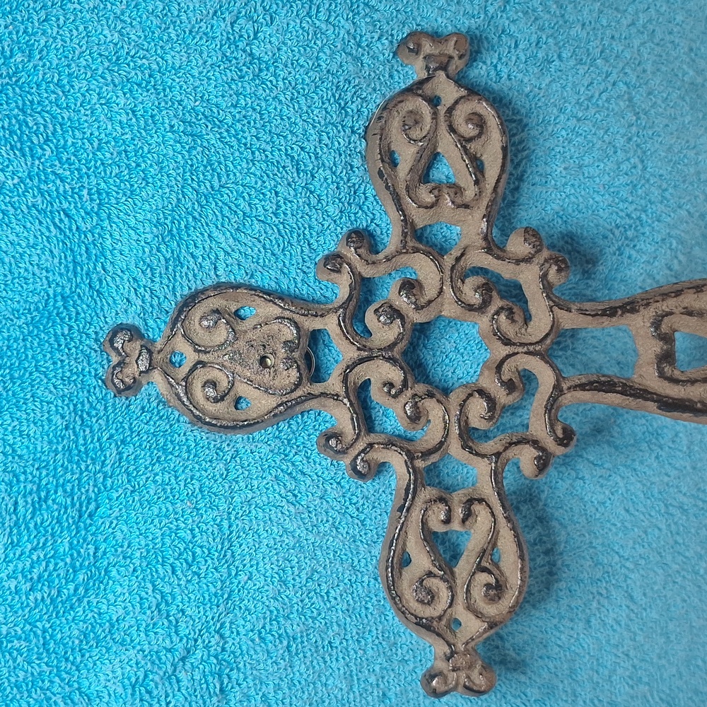 Cast Iron Cross - Picture 2 of 6